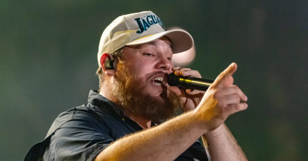 “Always Knew You Were A Fake” – Luke Combs Hilariously Snaps Back At Panthers Fan Who Called Him Out For Wearing A Jaguars Hat While Performing In Jacksonville