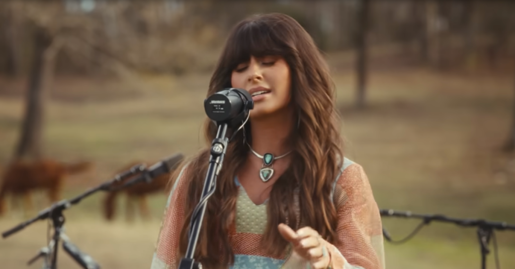 WATCH: Ella Langley Releases New Acoustic Performance Video For “Loving Life Again” As Part Of Back Home Sessions