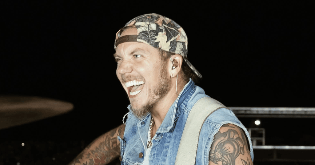 Brandon Lake Continues To Tease Country Album With Two New Unreleased Songs “Hell No” And Hardy Co-Written Track “Bones And Boots” At Connecticut Show
